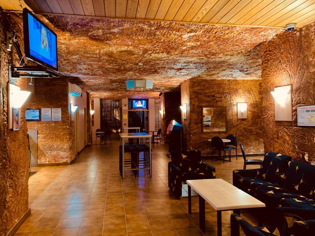 Desert Cave Hotel Coober Pedy Extérieur photo