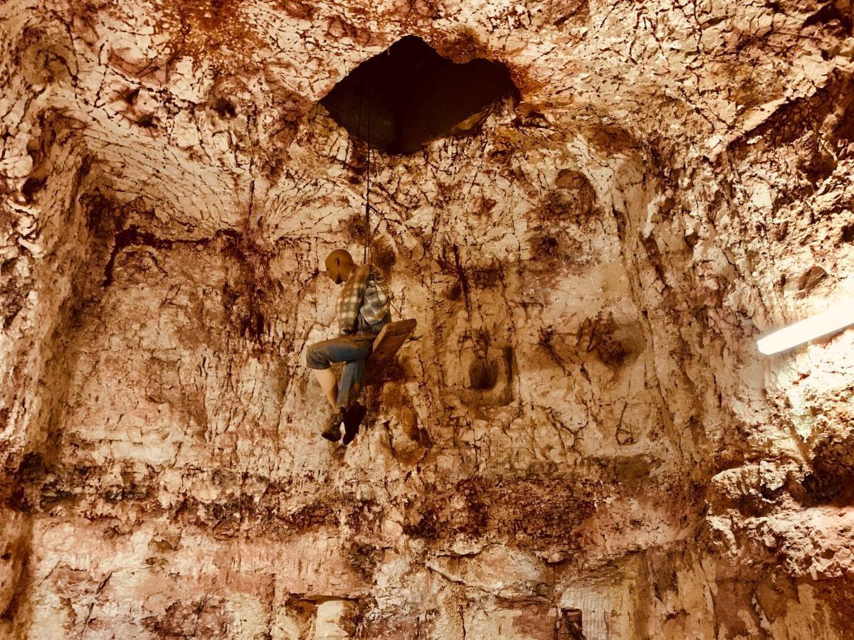 Desert Cave Hotel Coober Pedy Extérieur photo